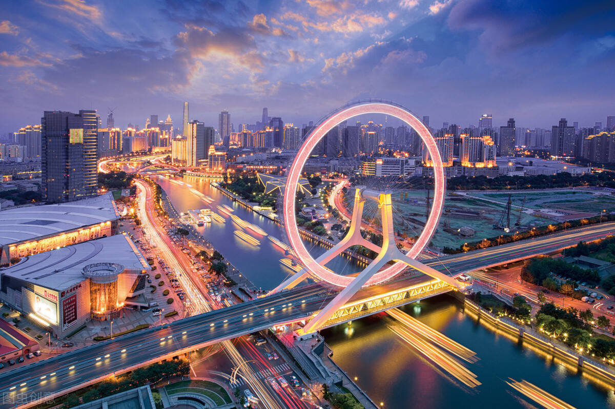 天津，嘉宾云集，观众热情洋溢的时刻